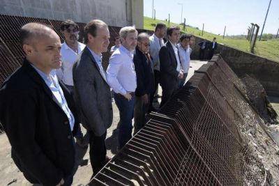 Gustavo Bordet y el ministro Rogelio Frigerio inauguraron viviendas