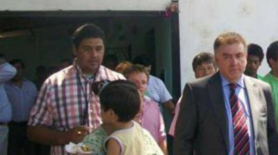 Contin�an apareciendo fotos de pol�ticos tucumanos con el presunto narco