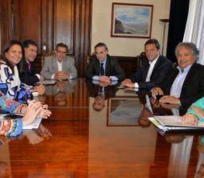 El peronismo riojano tuvo su primer acercamiento a Sergio Massa
