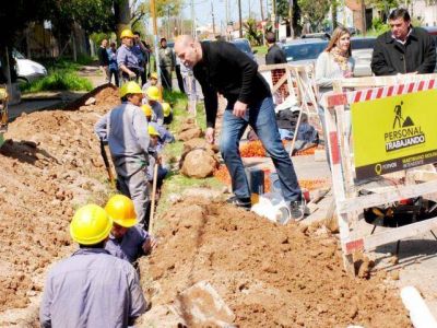 Molina supervis� las obras de cloacas en Laprida-La Vera