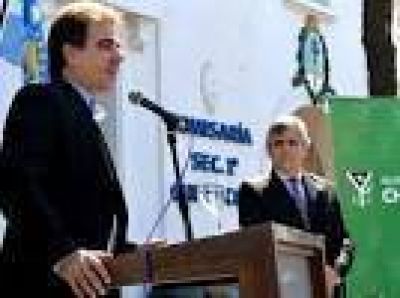 Inauguraron la comisar�a y otra vez la tirantez pol�tica entre Britos y De Luca qued� en evidencia