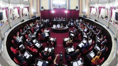 Es oficial el tope a las �re re� de los Intendentes