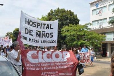 M�dicos iniciaron paro de 48 horas en los hospitales bonaerenses