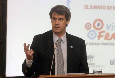Seg�n Prat-Gay, �no hay preocupaci�n sobre el nivel de endeudamiento�