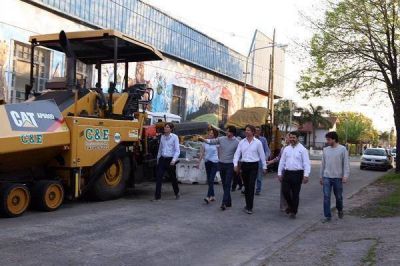 Cernadas recorri� repavimentaci�n de la Avenida Santa Mar�a en Rinc�n