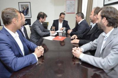 El Municipio firm� un convenio para que el Hospital de Mor�n sea prestador de PAMI