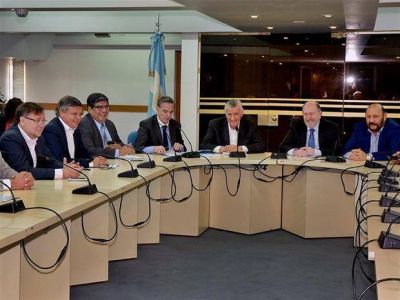 El PJ busca apoyo de Massa y del kirchnerismo para presionar por cambios en el presupuesto