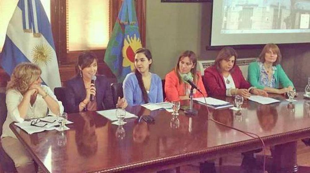 La pol�mica fren� el cupo del 50% de mujeres en las listas