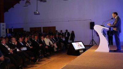 Guti�rrez destac� que desde Neuqu�n �queremos recuperar el autoabastecimiento energ�tico�