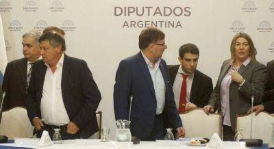 Los gobernadores presionan para que el Gobierno cree un fondo para obras en las provincias