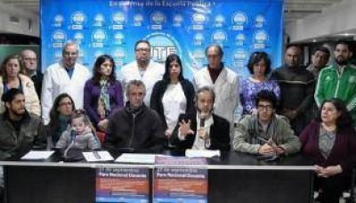Los docentes porte�os se suman al paro nacional del 27