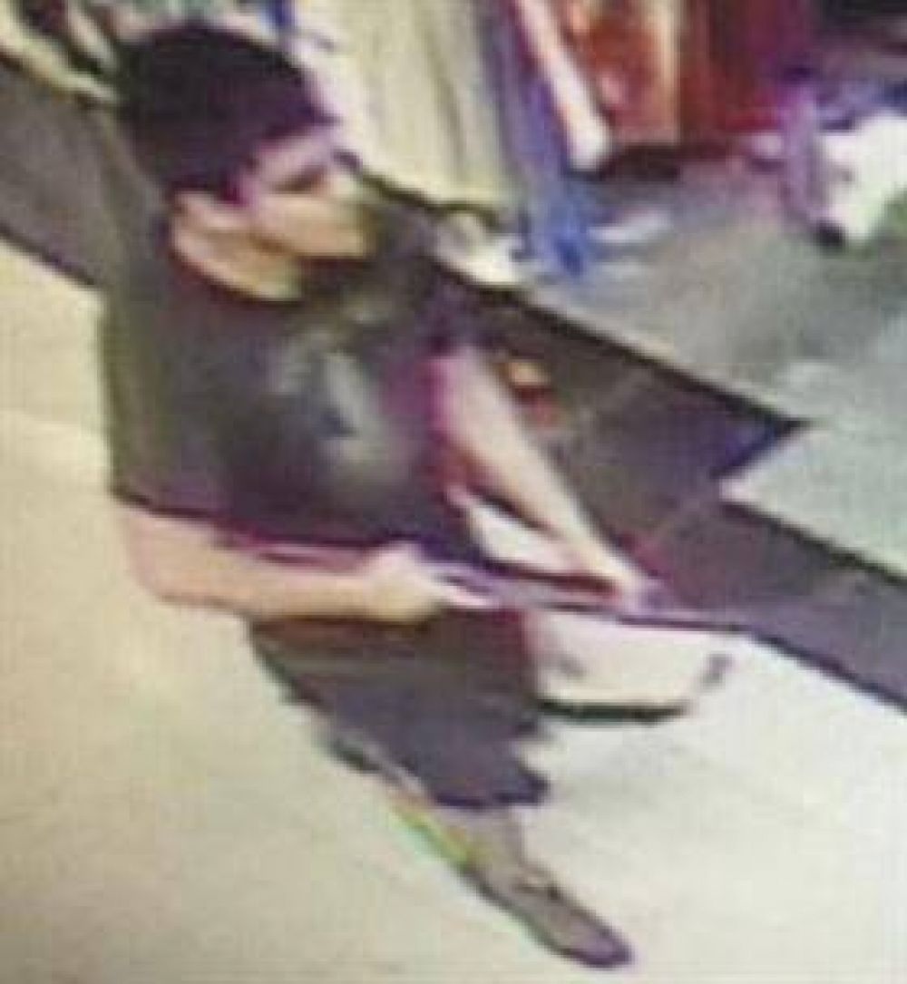 Buscan al atacante que mat� a cinco personas en un tiroteo en un shopping de Washington