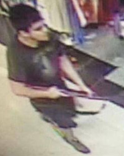 Buscan al atacante que mat� a cinco personas en un tiroteo en un shopping de Washington