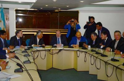 La pelea de los gobernadores y la Municipalidad entre el conflicto y la par�lisis