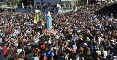 Los peregrinos rindieron masivo tributo a la Virgen en San Nicol�s