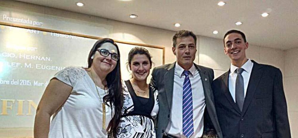 J�venes licenciados en criminal�stica participaron en un congreso nacional