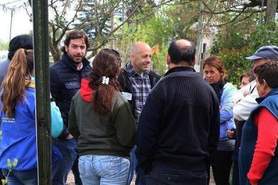 Salvai y Ducot� recorrieron Pilar y dialogaron con los vecinos