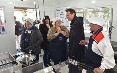 Katopodis inaugur� la primera Unidad Gastron�mica de San Mart�n