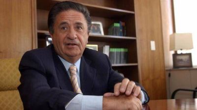 Duhalde, entre los halagos a Vidal y los palos a Cristina