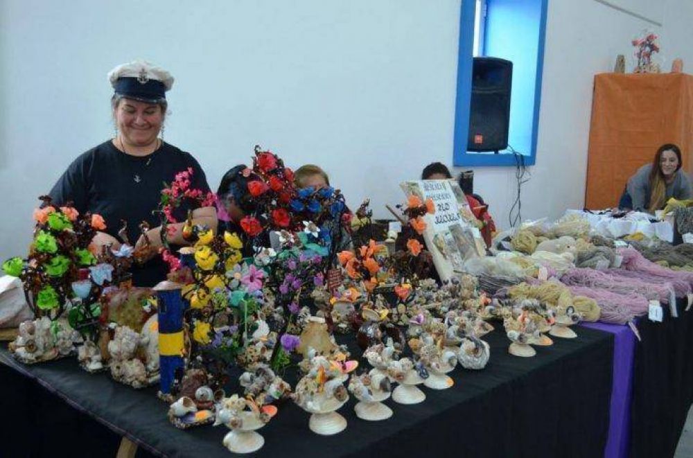 Con una feria sobre dise�o se estren� el Centro Cultural de Caleta C�rdova