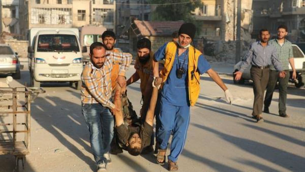Intensos bombardeos dejan decenas de muertos en Aleppo