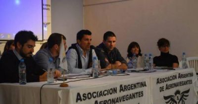 En medio del conflicto con los pilotos, Aerol�neas cerr� paritarias con aeronavegantes