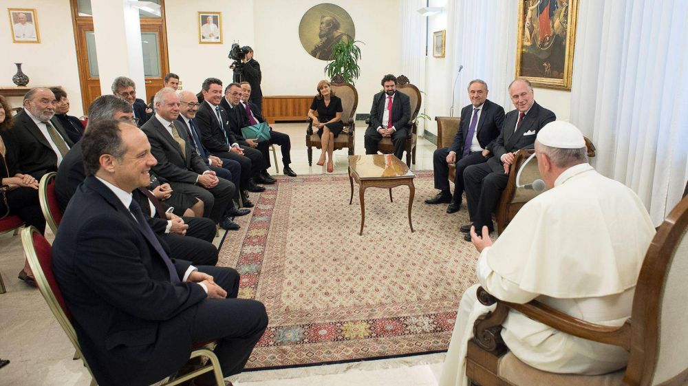El papa Francisco recibió al embajador de Estados Unidos y a líderes judíos