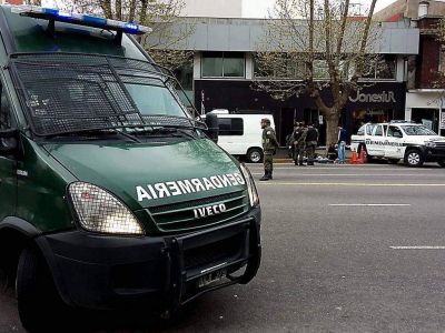 Retiran documentaci�n en varios bancos en el marco de la causa contra financieras