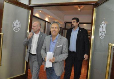 Mendoza oficializ� el pr�stamo de la ANSES a los municipios