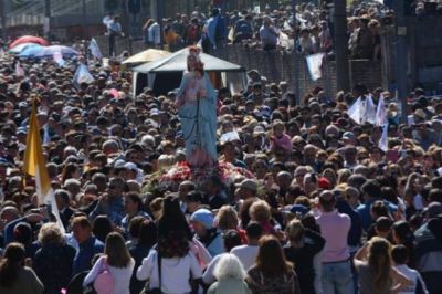Una multitud colm� de fe y devoci�n a la Virgen del Rosario de San Nicol�s