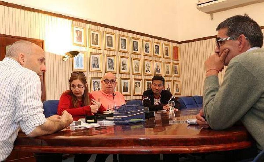 Pilar otorg aumento del 46 por ciento a trabajadores municipales