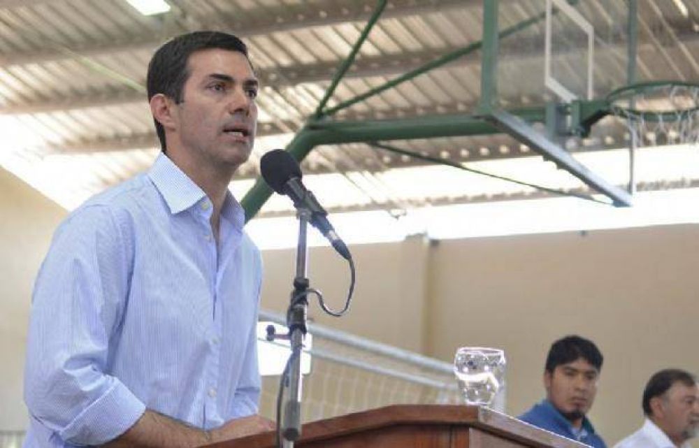 Juan Manuel Urtubey inaugur una escuela y un complejo deportivo en los Valles Calchaques