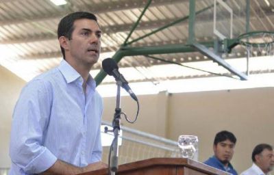 Juan Manuel Urtubey inaugur� una escuela y un complejo deportivo en los Valles Calchaqu�es