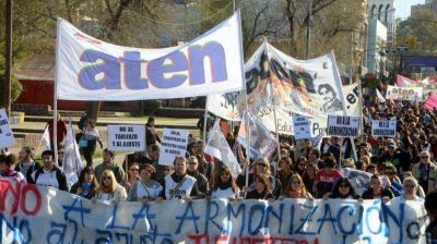Maestros neuquinos comienzan hoy un nuevo paro de dos d�as