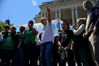 Para ATE, el paro es �un triunfo pol�tico� y tiene alto acatamiento: �Es como si fuera domingo�, dijo De Isasi