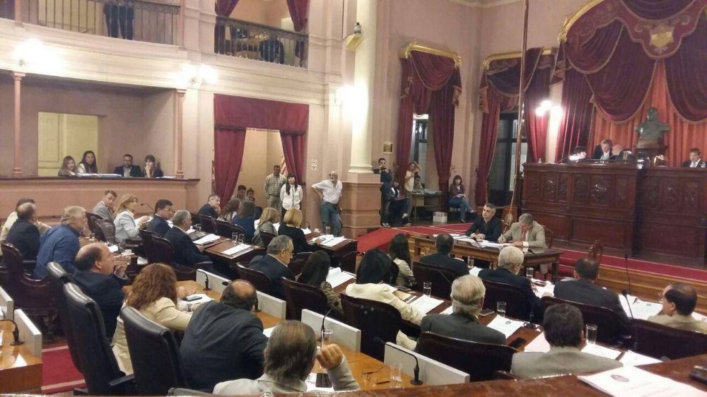 Diputados rechaz desafueros, aprob licencia a vctimas de violencia, blanqueo fiscal y rgimen penal juvenil 