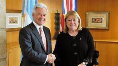 La Canciller�a dar� explicaciones por el acuerdo con Londres