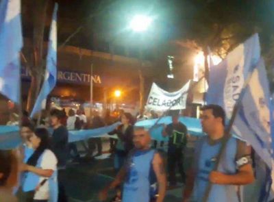 Desde el Sute cruzaron al Gobierno por los porcentajes de acatamiento del paro y marcharon por el centro