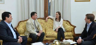 Bertellys sum� otra foto con Vidal