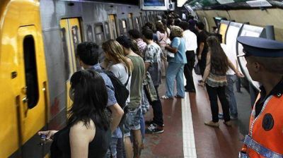 Horacio Rodr�guez Larreta convoca a votar si se podr� viajar con mascotas en el subte