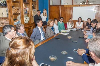 Los concejales analizan con jueces el proyecto para regular fiestas privadas