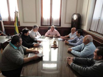 Fern�ndez recibi� a Municipales por el nuevo convenio de trabajo