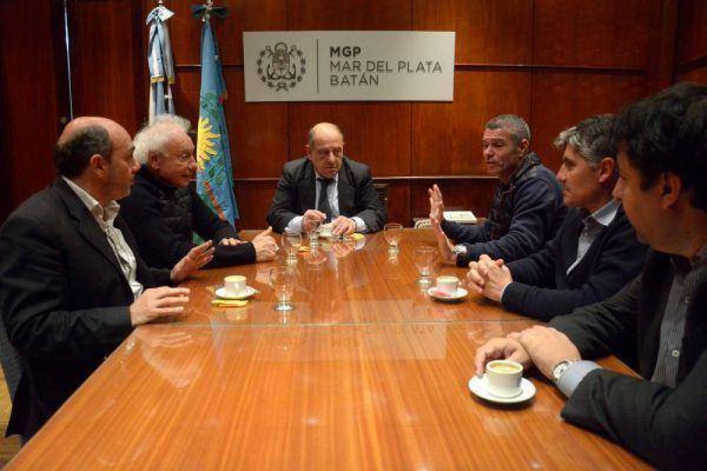 Copa Argentina: Arroyo recibi� a autoridades de Torneos
