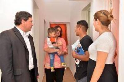 Corpacci entreg� viviendas del programa Infrabras