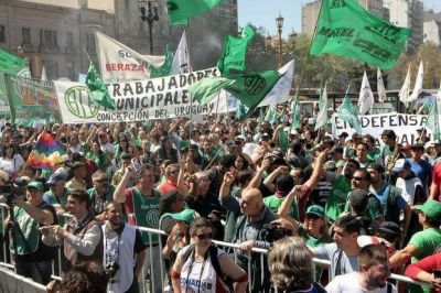 Estatales llevaron sus reclamos al Congreso