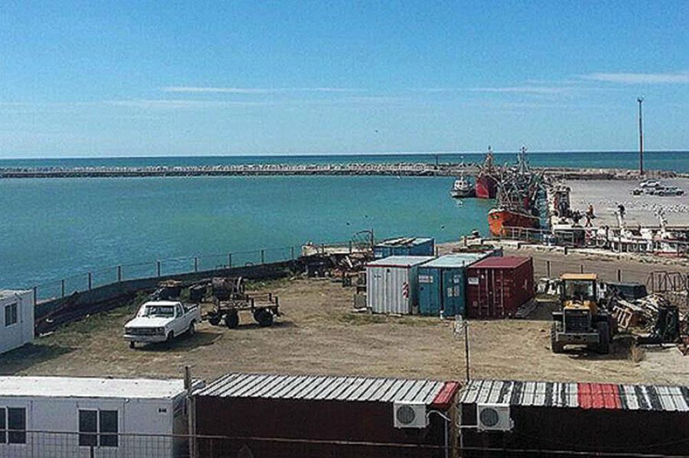 Las obras del aeropuerto y del puerto generan casi 600 puestos de trabajo