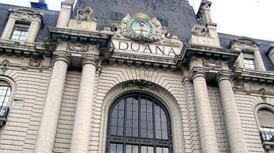 �La aduana no es un bot�n pol�tico�, afirm� el SUPARA
