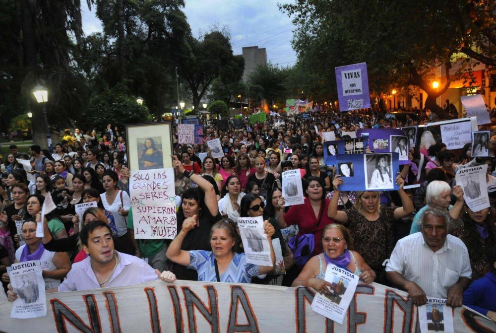 Mendoza indignada por el asesinato de mujeres