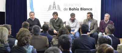 Gay encabez� una reuni�n con concejales y representantes federales para analizar la problem�tica de la inseguridad