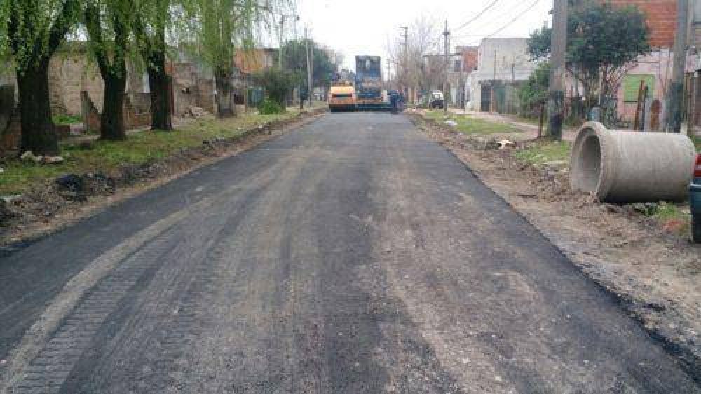 En cuatro meses, el Municipio asfalt� m�s de 85 calles de Lomas